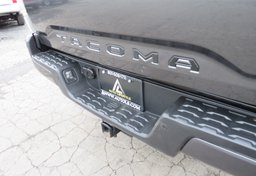 2020 Toyota Tacoma 4WD - Thumbnail 23