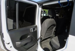 2021 Jeep Gladiator - Thumbnail 26