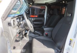 2021 Jeep Gladiator - Thumbnail 25