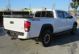 2018 Toyota Tacoma - Thumbnail 10