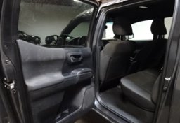 2019 Toyota Tacoma 4WD - Thumbnail 22