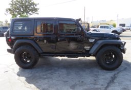 2018 Jeep Wrangler Unlimited - Thumbnail 8