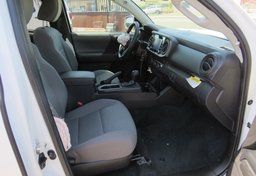 2021 Toyota Tacoma - Thumbnail 16