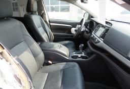 2018 Toyota Highlander - Thumbnail 14