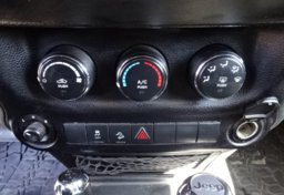 2015 Jeep Wrangler - Thumbnail 31