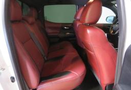 2017 Toyota Tacoma - Thumbnail 31