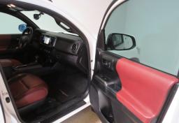 2017 Toyota Tacoma - Thumbnail 23