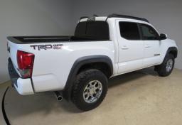 2017 Toyota Tacoma - Thumbnail 6