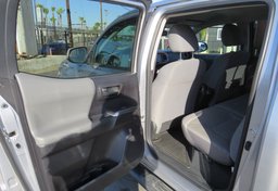 2020 Toyota Tacoma - Thumbnail 31