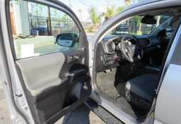 2020 Toyota Tacoma - Thumbnail 32