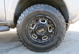 2020 Toyota Tacoma - Thumbnail 17