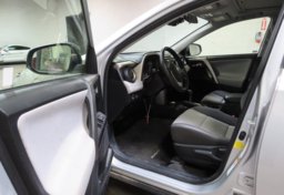 2015 Toyota RAV4 - Thumbnail 23