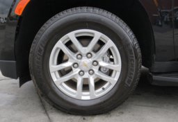 2021 Chevrolet Suburban - Thumbnail 16