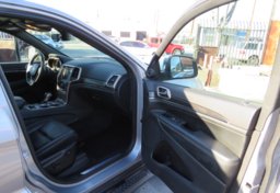 2017 Jeep Grand Cherokee - Thumbnail 23