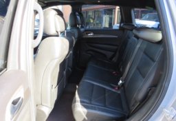 2017 Jeep Grand Cherokee - Thumbnail 32