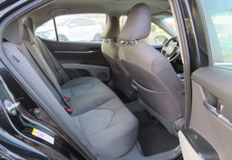 2018 Toyota Camry - Thumbnail 27