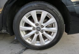 2018 Toyota Camry - Thumbnail 18