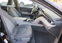 2018 Toyota Camry - Thumbnail 26