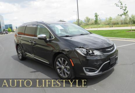 Picture of 2018 Chrysler Pacifica