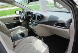 2018 Chrysler Pacifica - Thumbnail 24