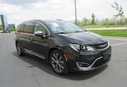 2018 Chrysler Pacifica - Thumbnail 3