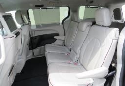 2018 Chrysler Pacifica - Thumbnail 31