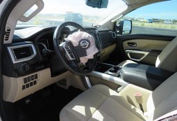 2018 Nissan Titan XD - Thumbnail 19