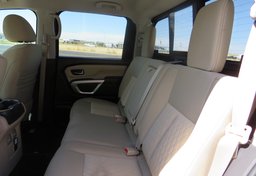 2018 Nissan Titan XD - Thumbnail 25