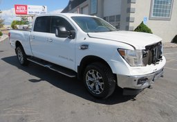 2018 Nissan Titan XD - Thumbnail 2