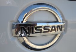 2018 Nissan Titan XD - Thumbnail 14
