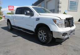 2018 Nissan Titan XD - Thumbnail 4