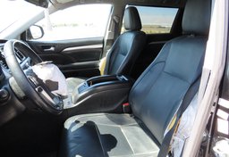 2017 Toyota Highlander - Thumbnail 28