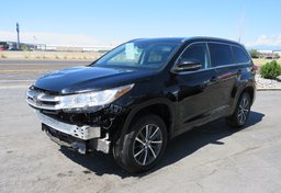2017 Toyota Highlander - Thumbnail 2