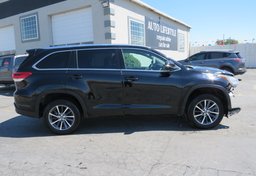 2017 Toyota Highlander - Thumbnail 10