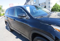 2017 Toyota Highlander - Thumbnail 12