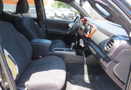 2019 Toyota Tacoma 4WD - Thumbnail 30