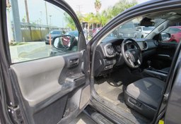 2020 Toyota Tacoma - Thumbnail 25