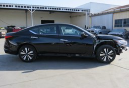 2022 Nissan Altima - Thumbnail 6