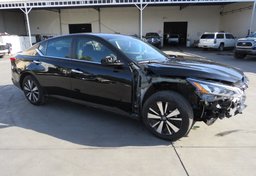 2022 Nissan Altima - Thumbnail 1