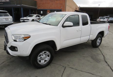 Picture of 2020 Toyota Tacoma