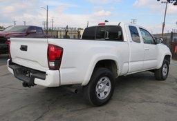 2020 Toyota Tacoma - Thumbnail 10