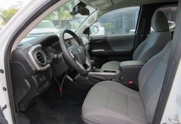 2020 Toyota Tacoma - Thumbnail 24