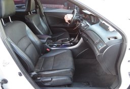 2017 Honda Accord Sedan - Thumbnail 21