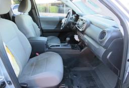 2022 Toyota Tacoma - Thumbnail 23