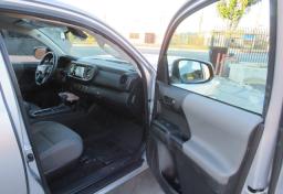 2022 Toyota Tacoma - Thumbnail 19