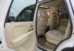 2007 Cadillac Escalade - Thumbnail 23