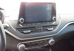 2019 Nissan Altima - Thumbnail 31