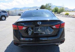 2019 Nissan Altima - Thumbnail 11