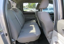 2015 Toyota Tacoma - Thumbnail 27