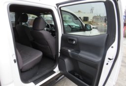 2018 Toyota Tacoma - Thumbnail 19